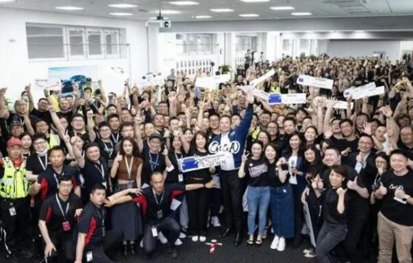 特斯拉上海工人季度奖增至1.5倍月薪  背后真相实在令人感到惊愕