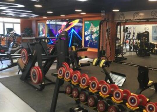 男子透支15万买私教课退款被拒  这到底是怎么回事？