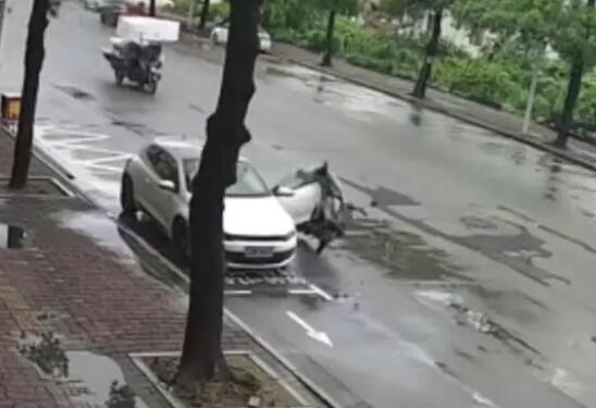 广东女子骑电动车遇“开门杀”身亡 背后真相实在令人震惊