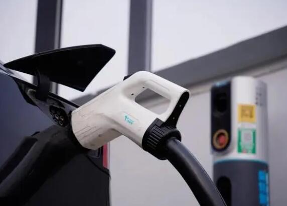 多地充电桩费用上涨 部分涨87%  背后真相实在令人感到惊愕