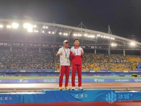 张景强夺得成都大运会男子跳远冠军 热烈祝贺!