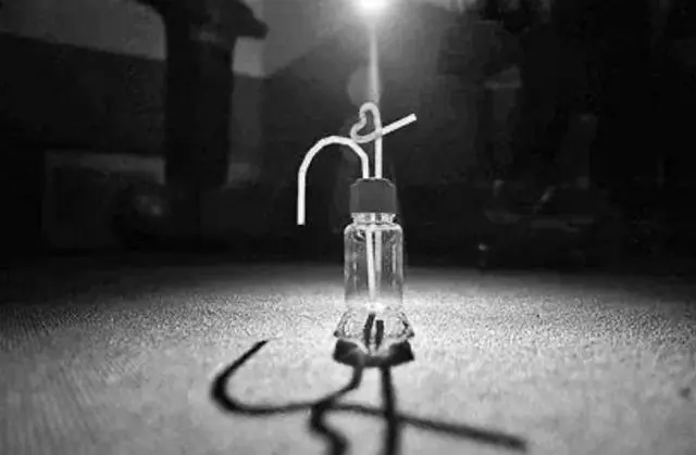 女孩18岁成人礼被男友带去吸毒 背后真相令人感到震惊