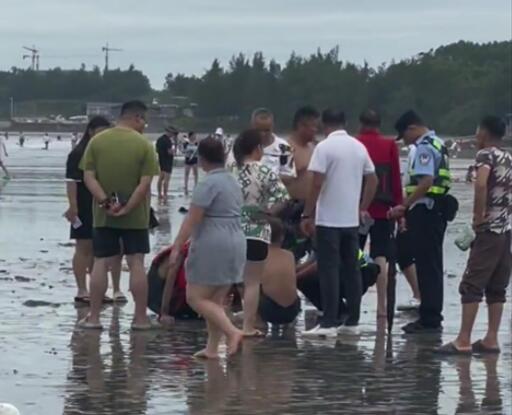 5名学生相约看海被卷入海中3人失联  背后真相实在令人感到惊愕