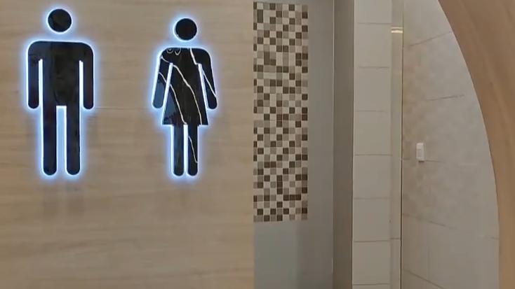 影院回应贴告示禁止男童入女厕 背后真相实在令人感到惊愕