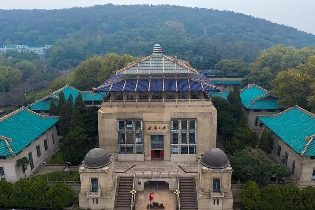 武大回应夫妻宿舍配有两张单人床 背后真相实在令人感到惊愕