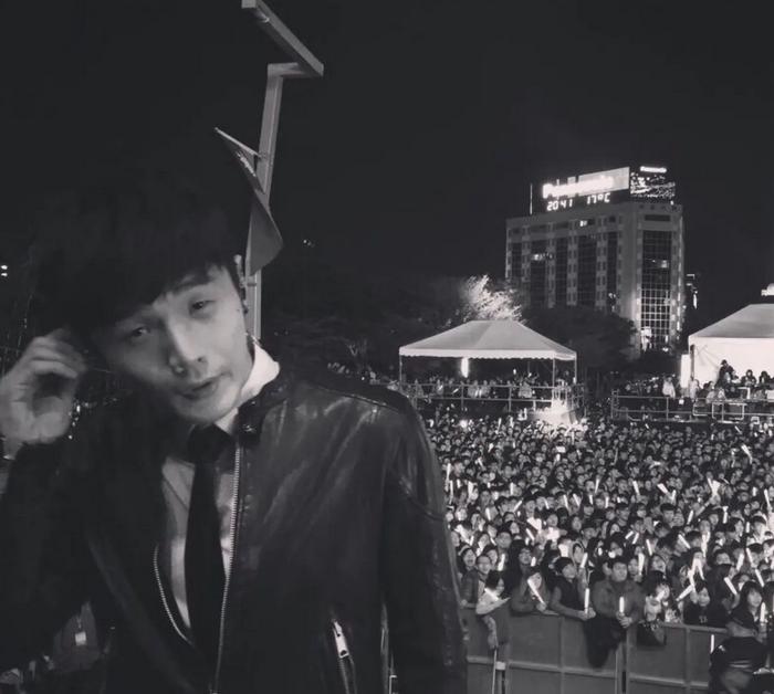 李荣浩演唱会抓包提前走的粉丝 背后真相实在令人感到惊愕