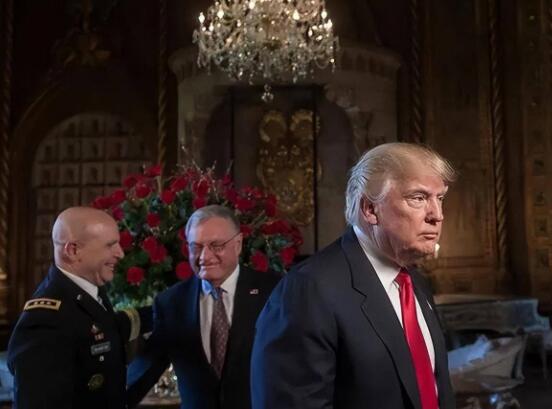 特朗普在富尔顿县监狱被收押 这到底是怎么回事?