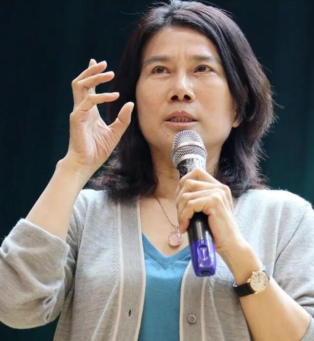 董明珠自曝70岁没保养 背后真相实在令人感到惊愕