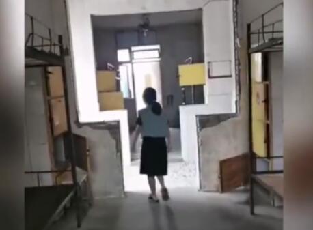 中学多间女寝没门?教体局回应  内幕曝光简直太意外了