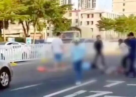 湛江一轿车在学校门口撞倒多名学生 背后真相令人感到震惊