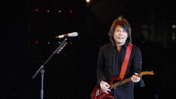 伍佰演唱会开场前门票3排变11排 背后真相实在令人感到惊愕