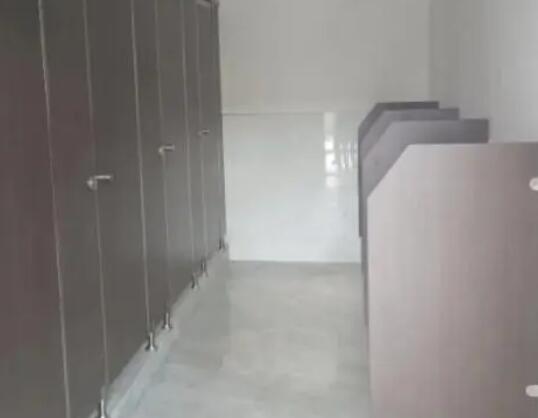 120万买的商铺出租后被改成公厕 背后真相令人感到震惊